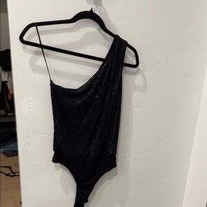 Remi One Shoulder Bodysuit in
Black Sequin